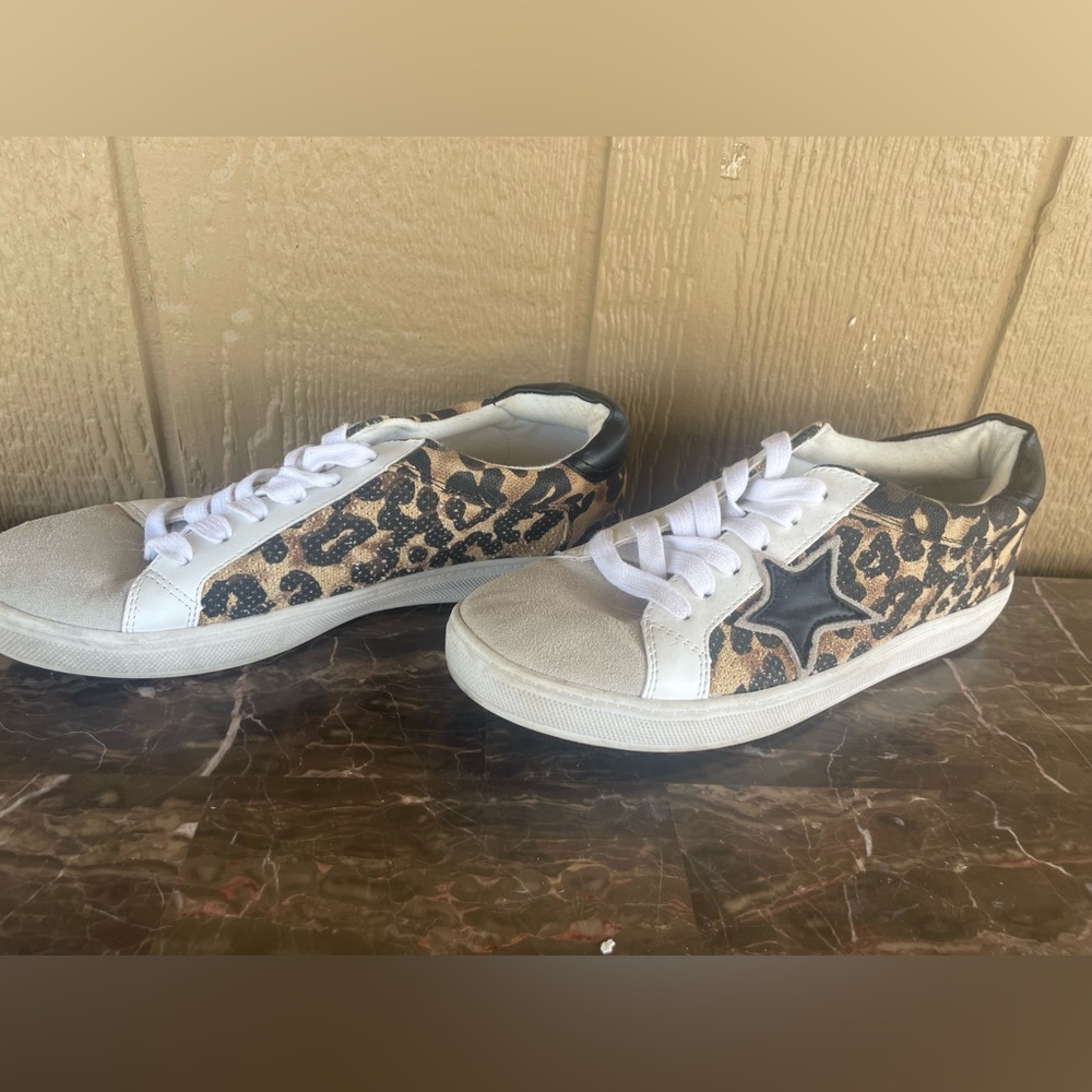 Steve Madden sneakers